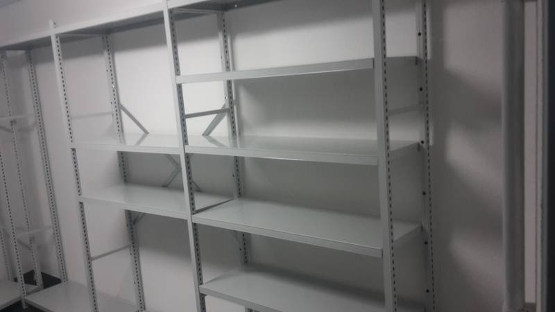 RAYONNAGE AVEC TABLETTES EN EPOXY