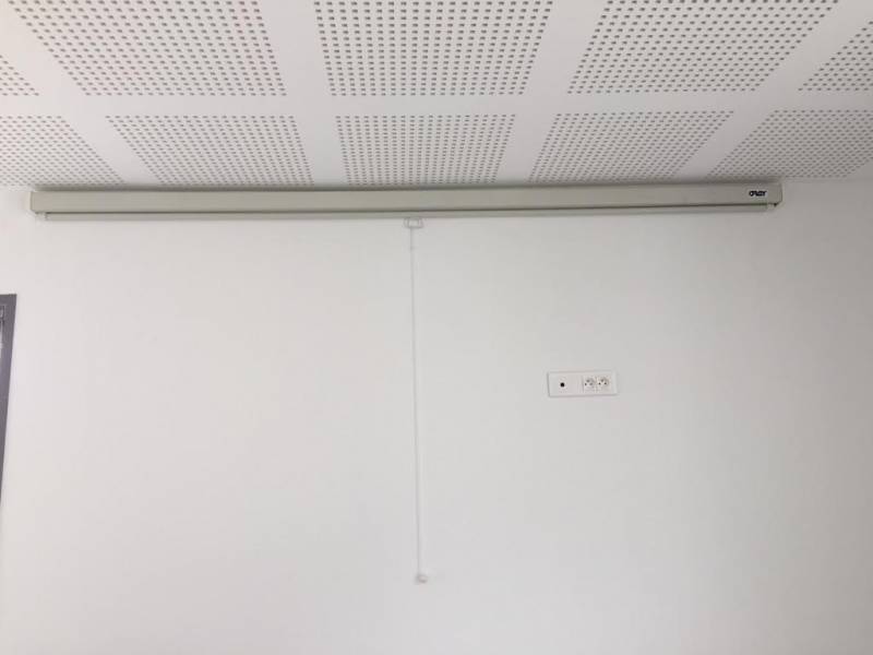 Ecran de projection mural 