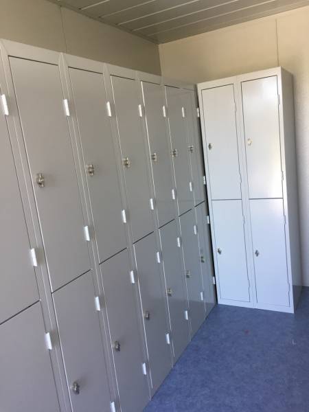 AMÉNAGEMENT COMPLET DE VESTIAIRES POUR COLLECTIVITÉS ET CENTRES SCOLAIRES À MARSEILLE ET ARLES
