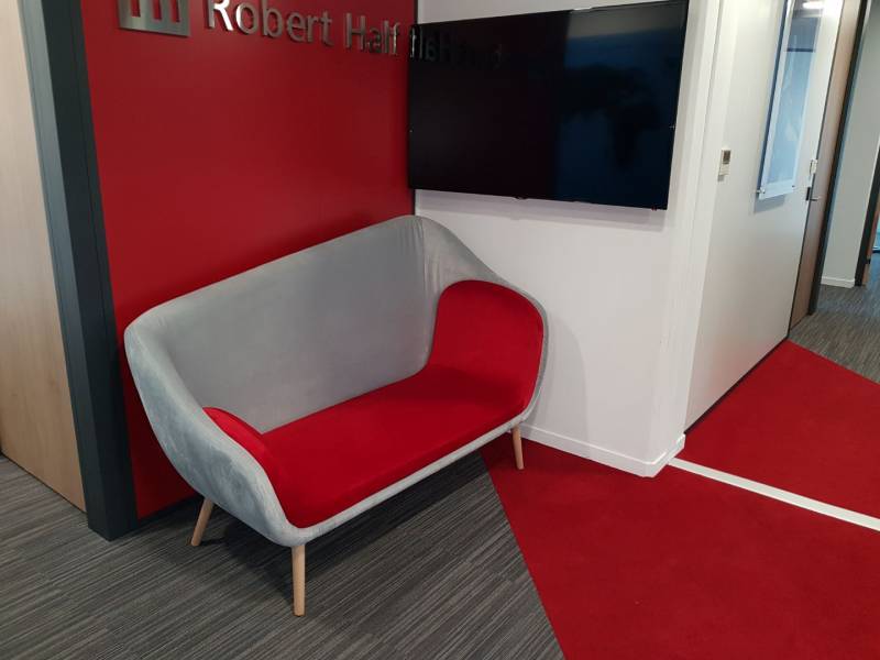 LIVRAISON ET INSTALLATION DE MOBILIER PROFESSIONNEL POUR UN CABINET COMPTABLE À MARSEILLE